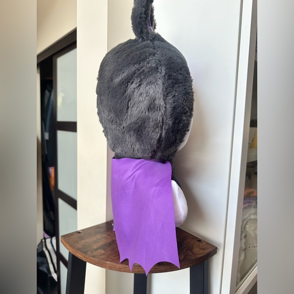 Hello Kitty Bat 🦇 Greeter - Picture 2 of 4